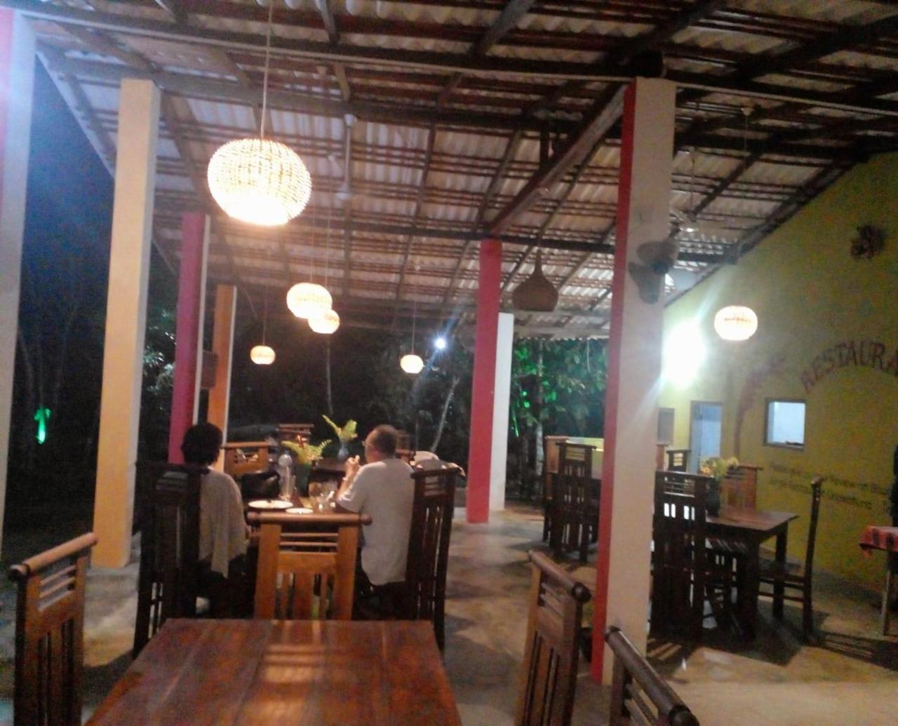 Jungle Restaurant And Villa Unawatuna Exterior foto